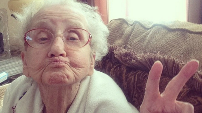 Ako vyzerajú dôchodcovia keď si fotia selfie?