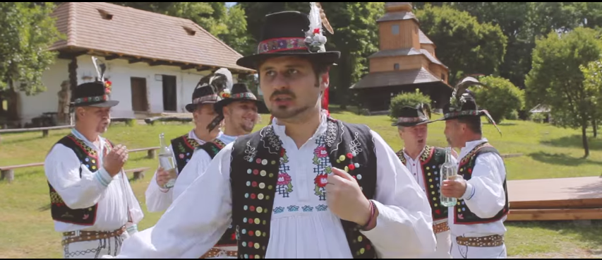 Vypic a Žic je novovu východniarskou hymnou, ktorá vás dostane aj svojimi slovenskými krojmi