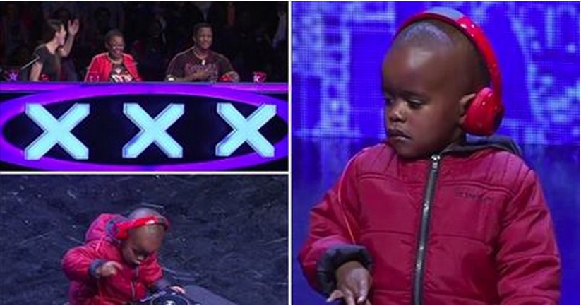 Len 3-ročný chlapec predviedol perfektné vystúpenie v africkej talentovej show