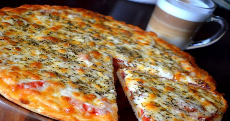 Pizza pripravená za 20 minút len ​​z 3-och ingrediencií! Použijete len to, čo máte radi! Famózne!