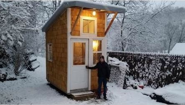 13-ročný chlapec postavil vlastný dom. Pozrite sa na dielo, ktoré vytvoril vlastnými rukami. Má iba 9 metrov štvorcových