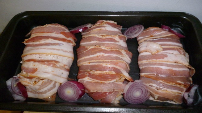 Zapečené kuracie prsia obalené v slanine pripravené už za 30 minút! Fajnotka na každý stôl