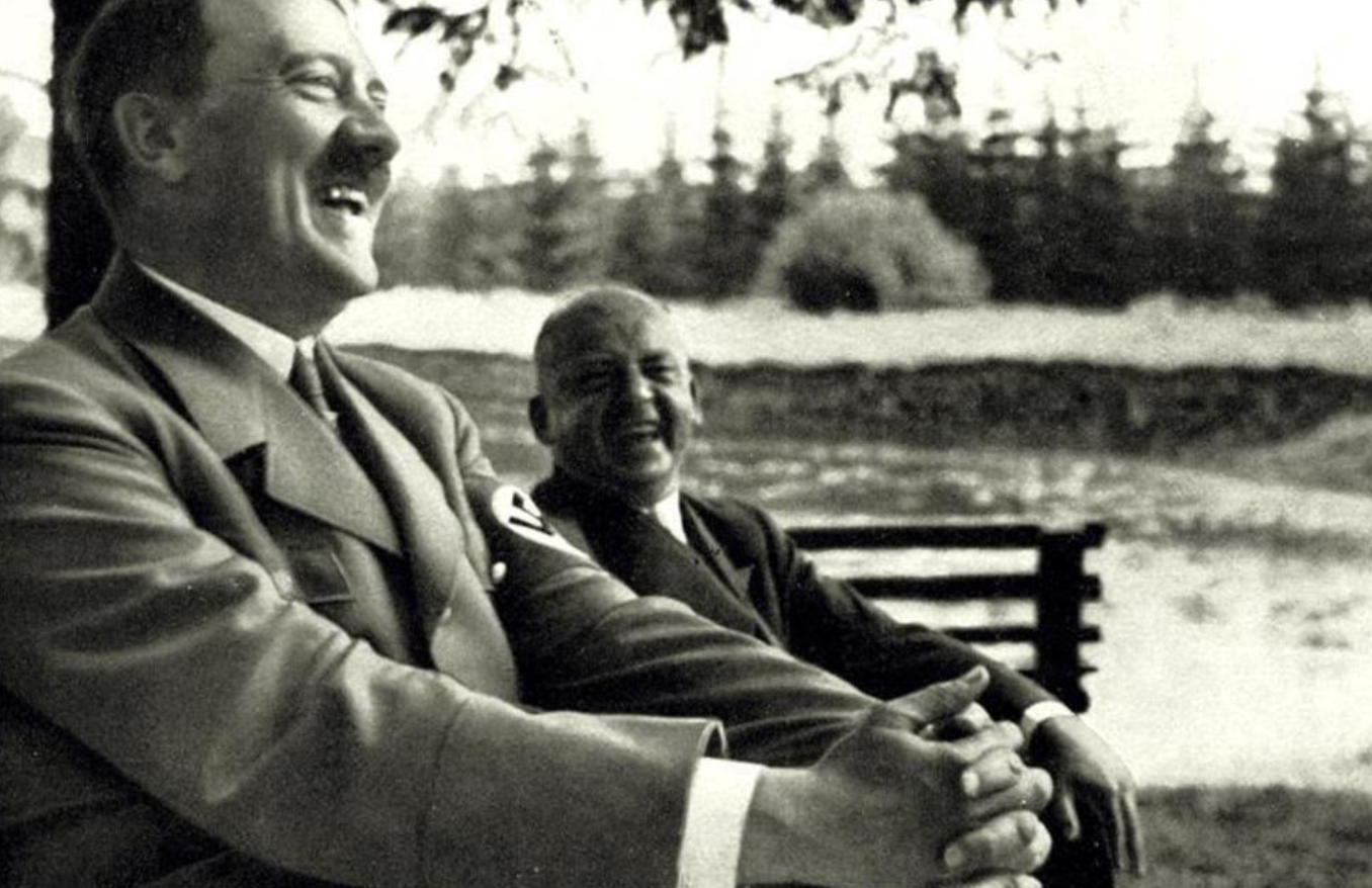 Doteraz nezverejnené zábery usmievajúceho sa Hitlera a Evy Braunovej opäť uzreli svetlo sveta!