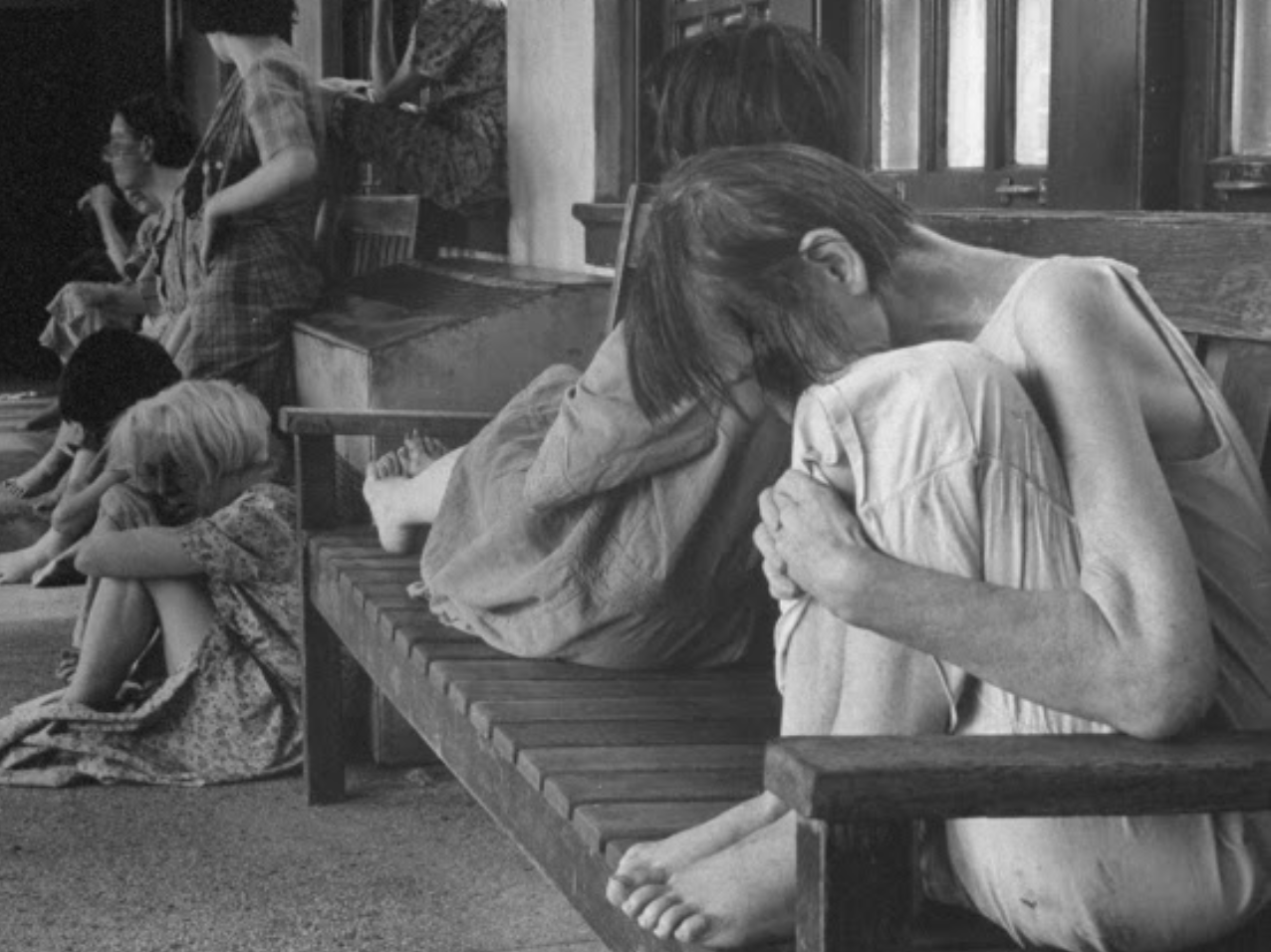 Tieto fotografie zobrazujú hrozné podmienky v ktorých žili pacienti v nemocnici pre duševne chorých v roku 1946