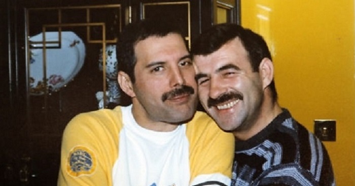 Osobné fotografie speváka Freddieho Mercuryho s jeho priateľom, ktoré nemal nikto vidieť…