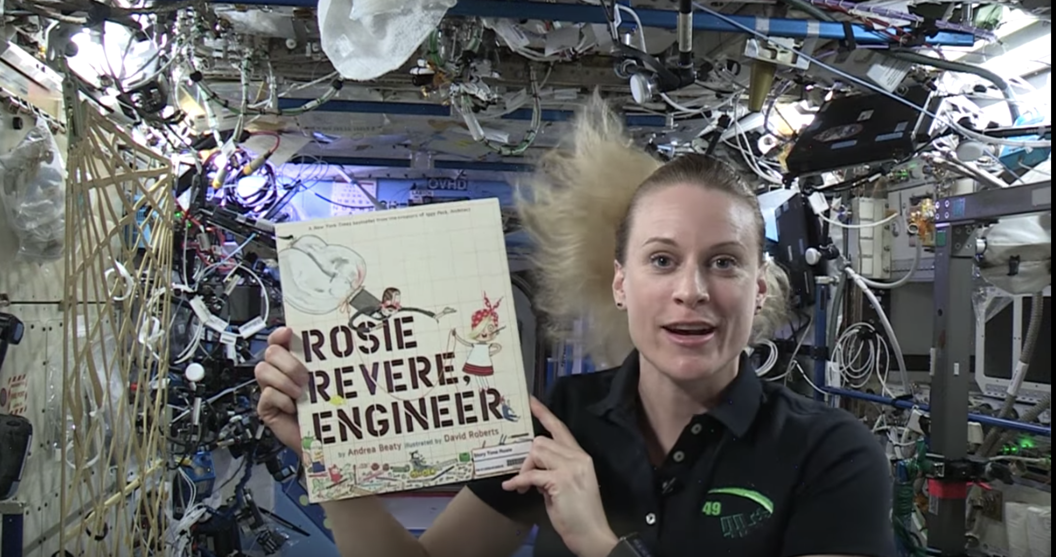 Astronauti čítajú vo vesmíre z detských knižiek a vaše dieťa môže byť pri tom!