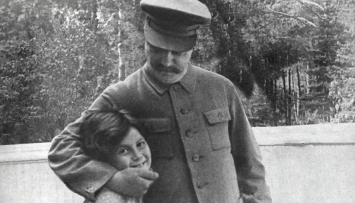 Toto bol osud dcéry jedného z najkrutejších diktátorov ľudskej histórie – Stalina